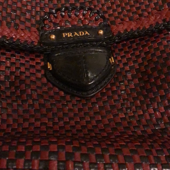 Gorgeous & unique Prada red and black leather bag - Picture 3 of 6